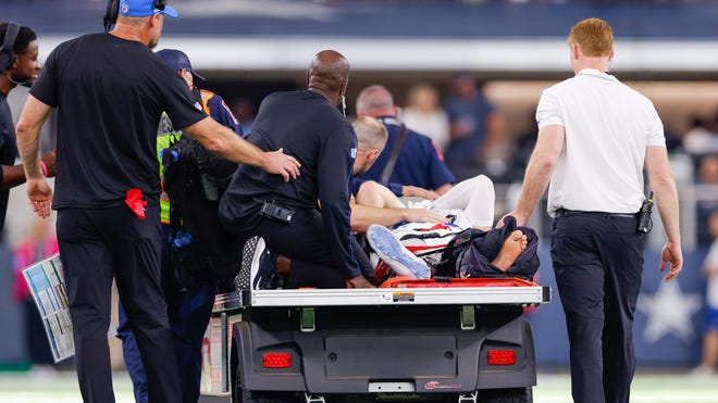 El corredor de pases de los Detroit Lions, Aidan Hutchinson, se lesionó en el juego